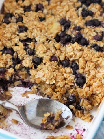 vegan baked banana blueberry oatmeal