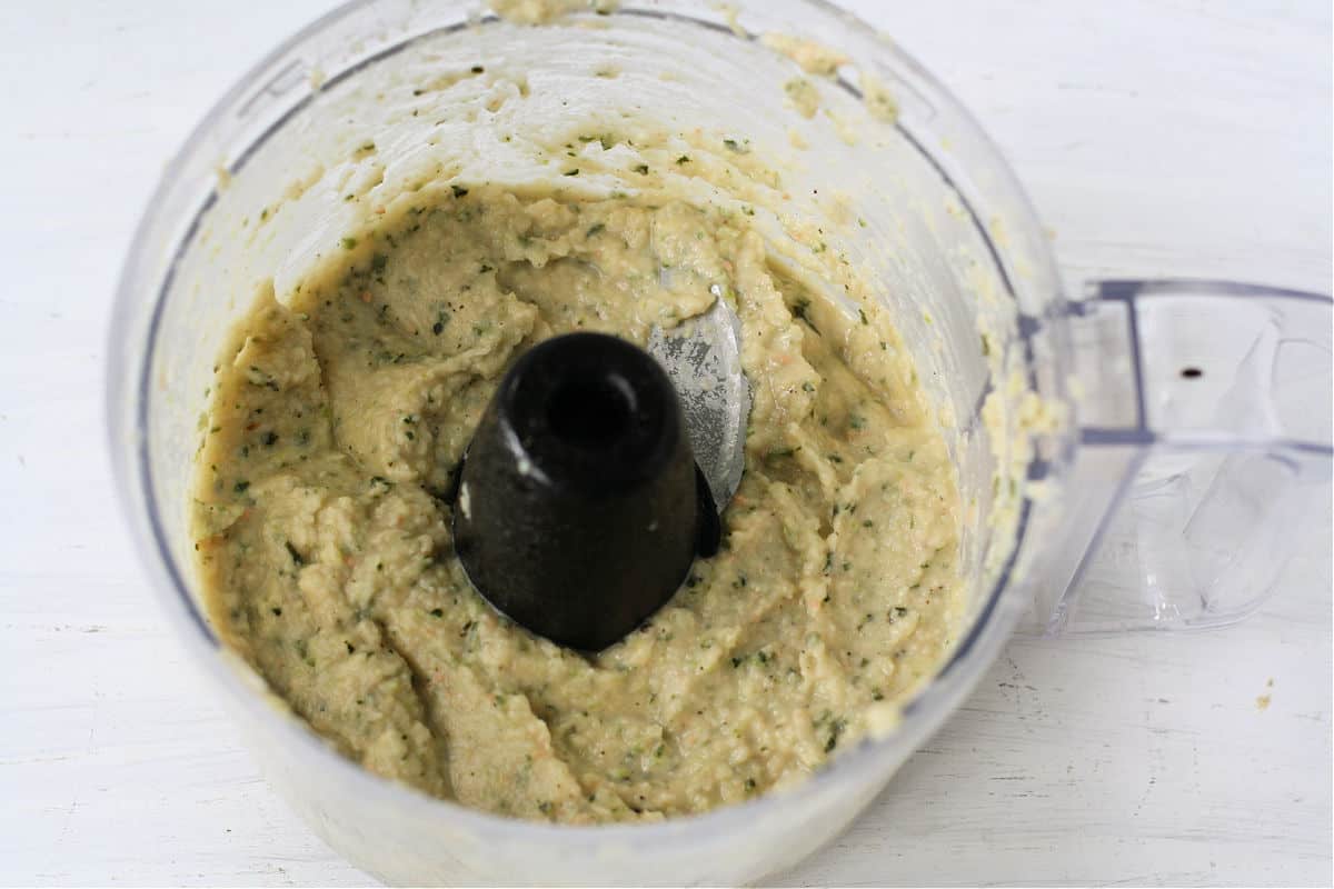 bean zucchini dip after blending