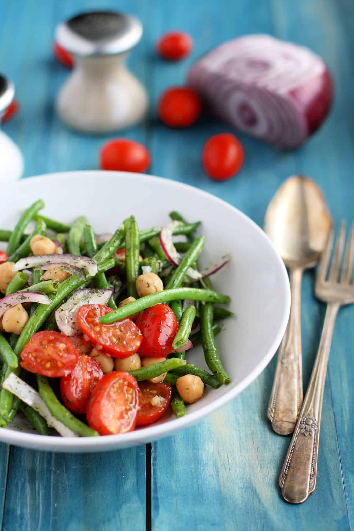 green bean tomato and red onion salad