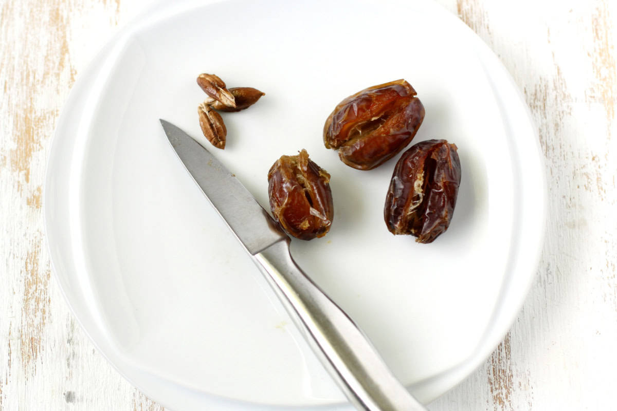 removing the pits from dates