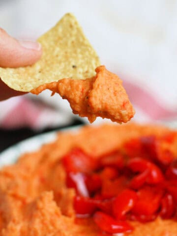 vegan roasted red pepper white bean dip