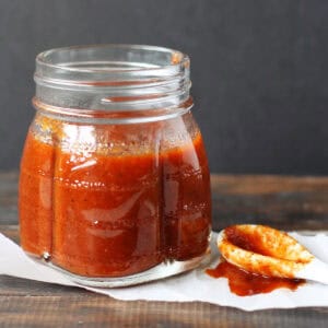 homemade sweet and spicy barbecue sauce