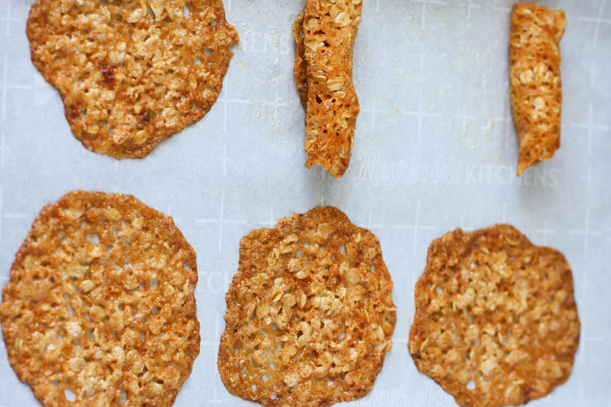 lace cookies after baking