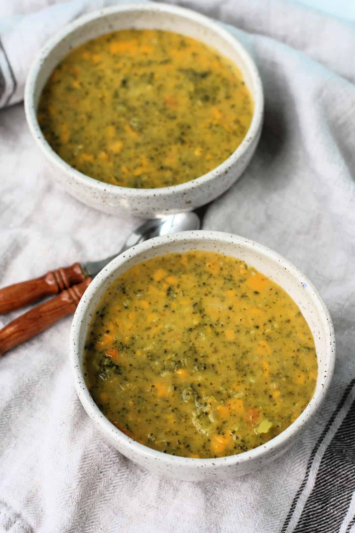 vegan cheesy broccoli soup recipe