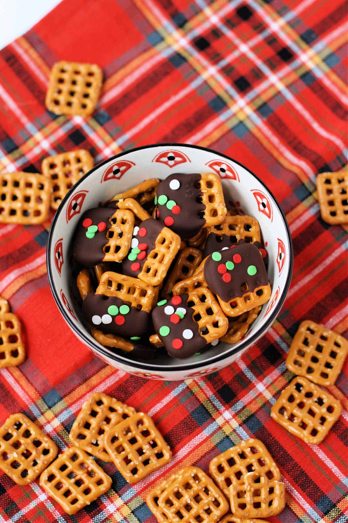 chocolate covered pretzels with sprinkles