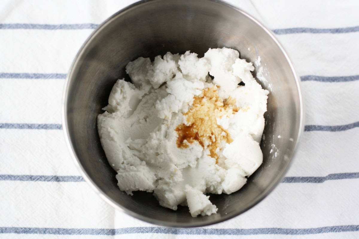 coconut cream with vanilla extract