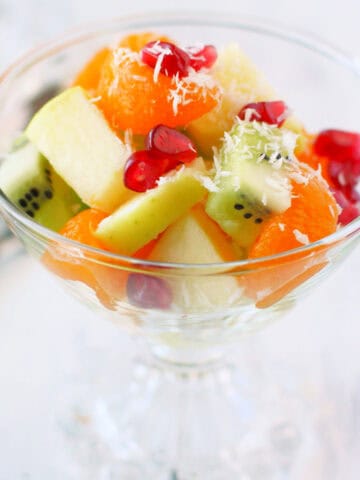 winter fruit salad with kiwi and pomegranate