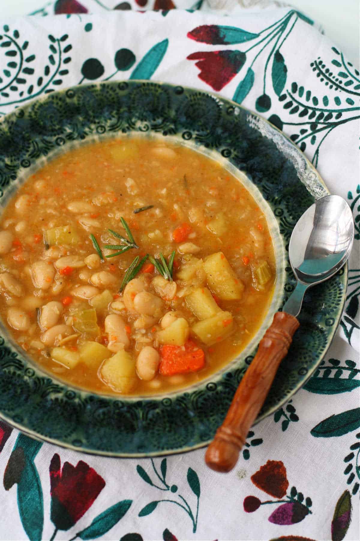white bean rosemary soup