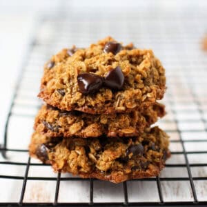 chewy chocolate chip oatmeal cookies