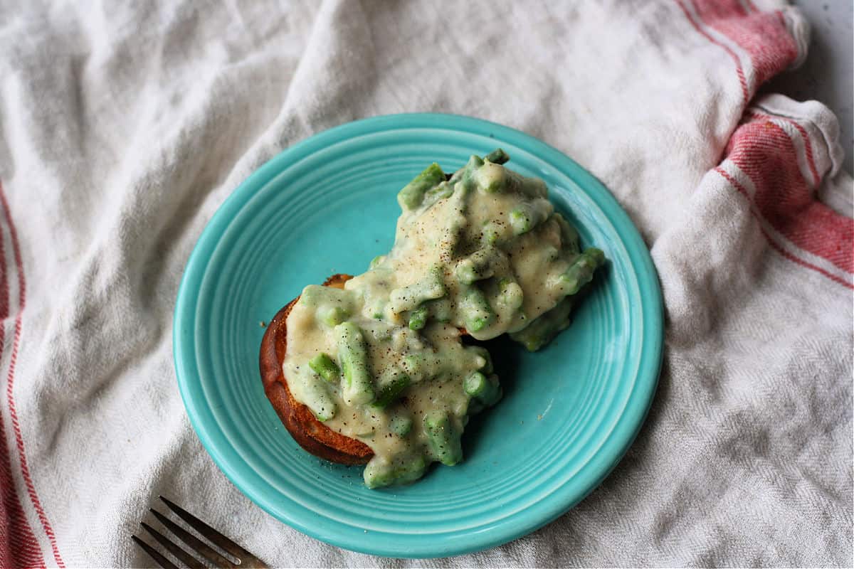 creamed asparagus on toast