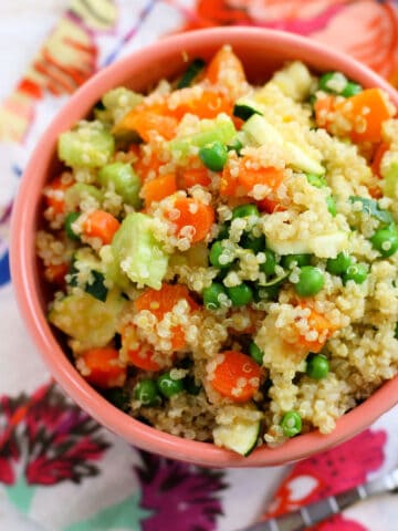 quinoa vegetable salad with zucchini