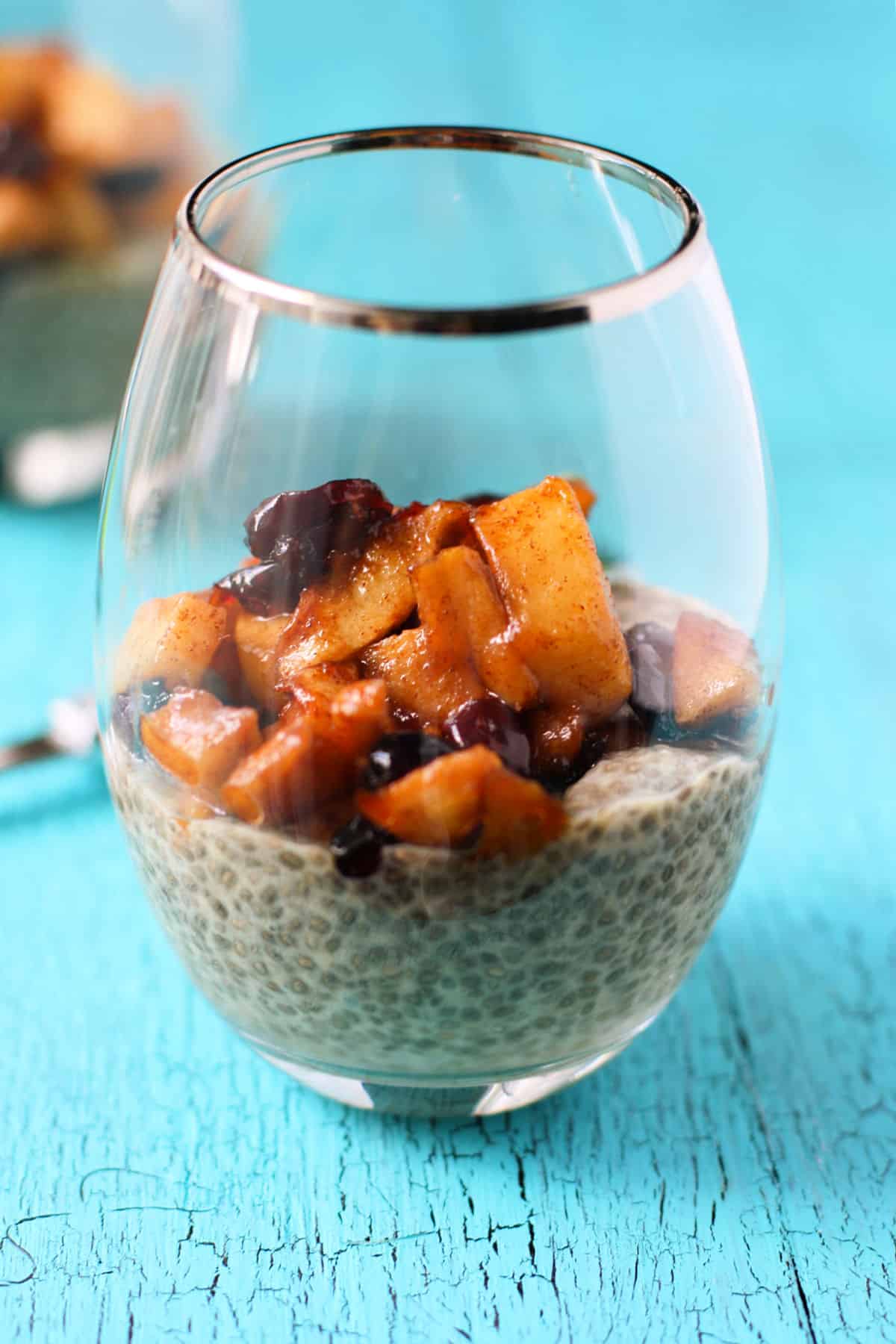 apple cinnamon chia pudding