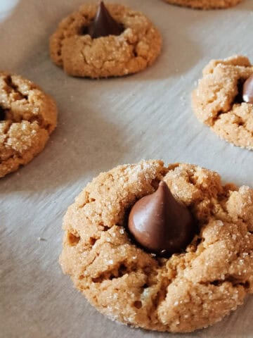 easy gluten free peanut butter kiss cookies