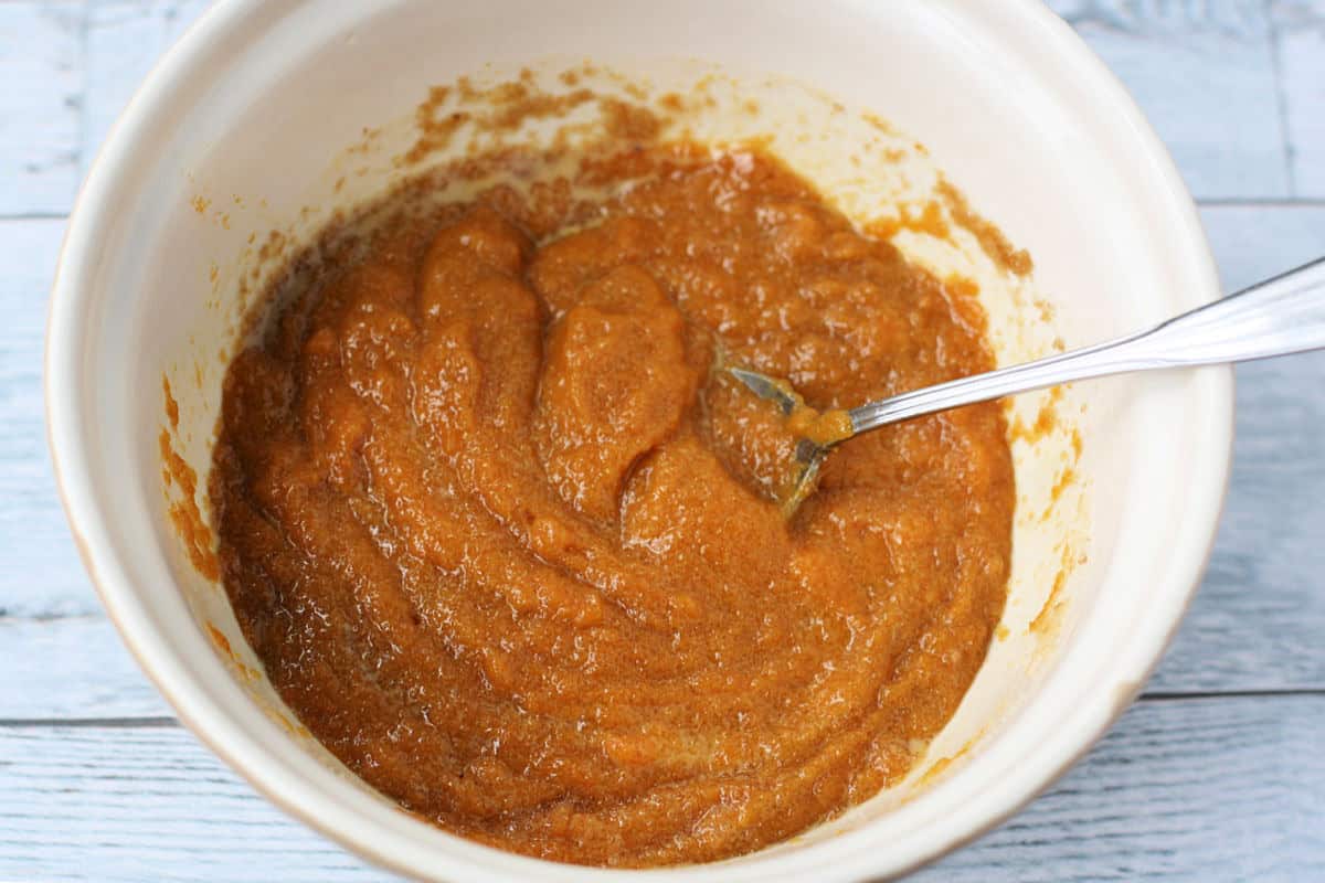 adding sugar to batter