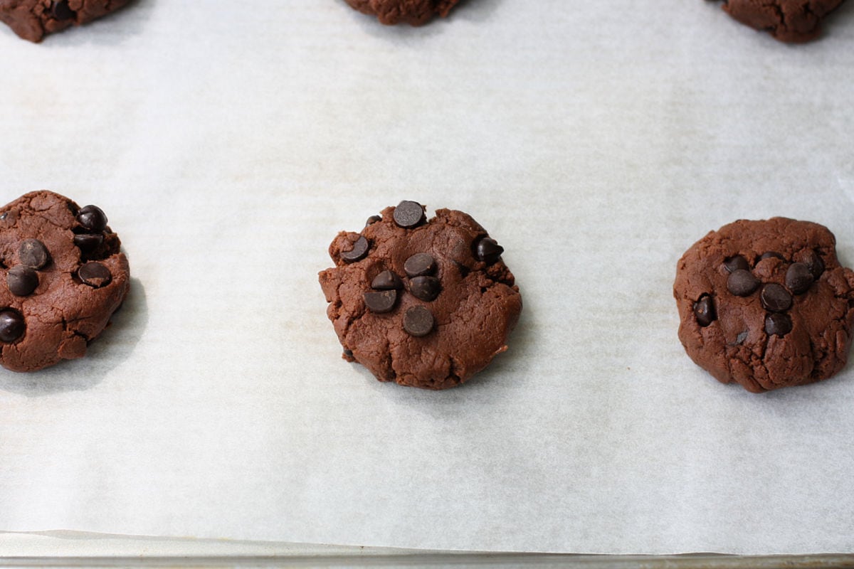 copycat crumbl cookies before baking
